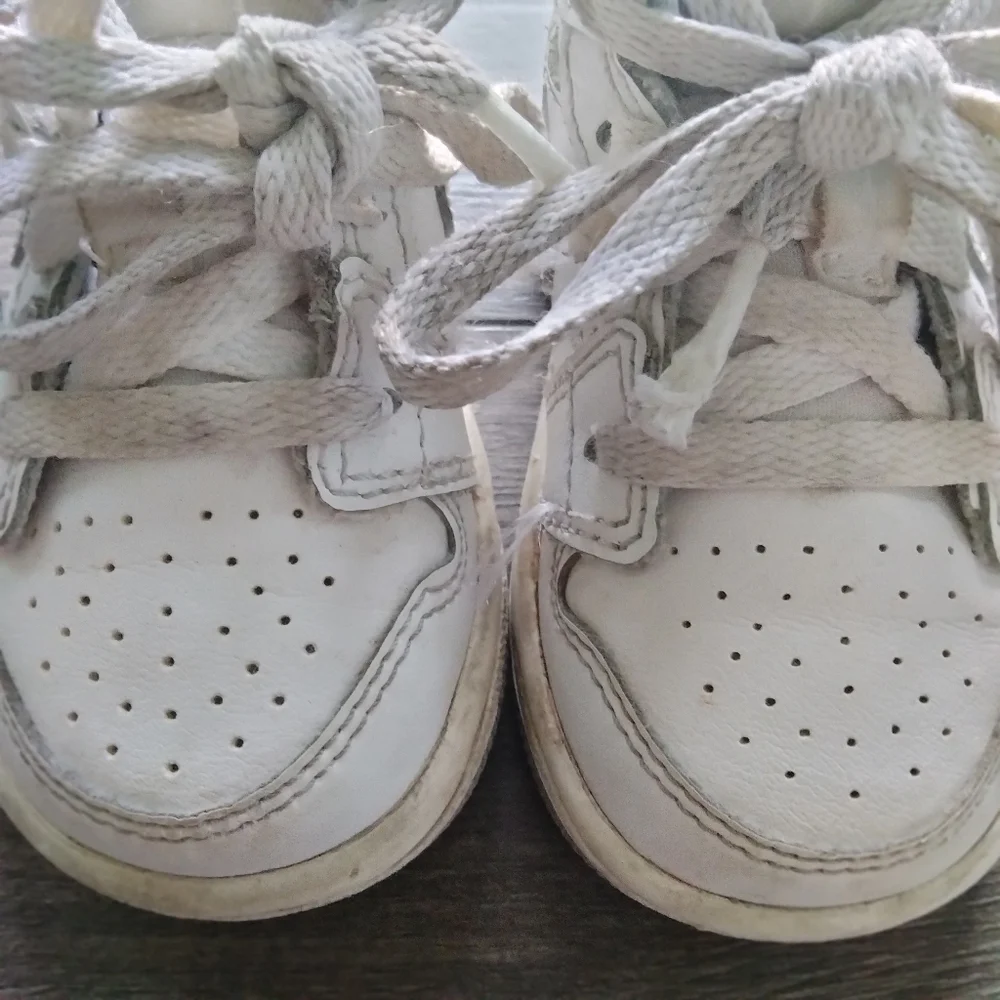 Nike Air Jordan 1 Retro Mid White Wolf Grey Sneakers Size 4C 2015 Lace Up Shoes